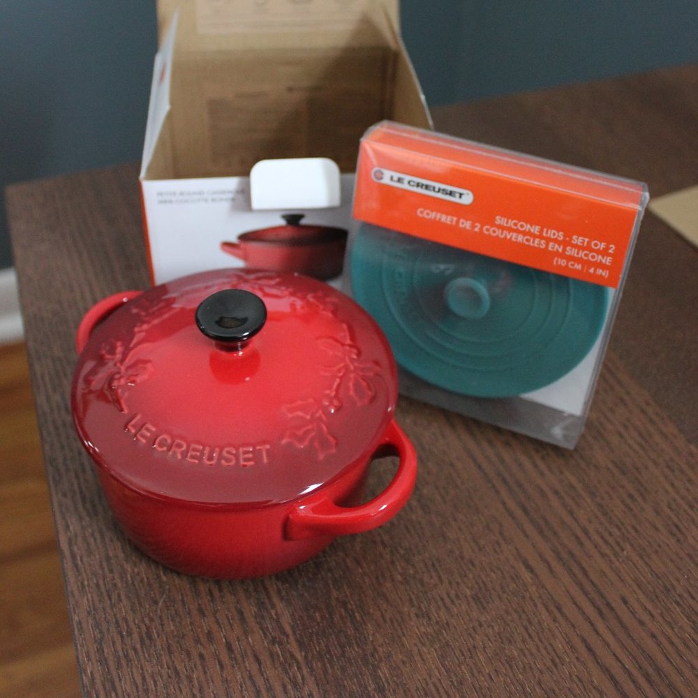 Le Creuset HOLLY Print Mini Cocotte with two silicone lids